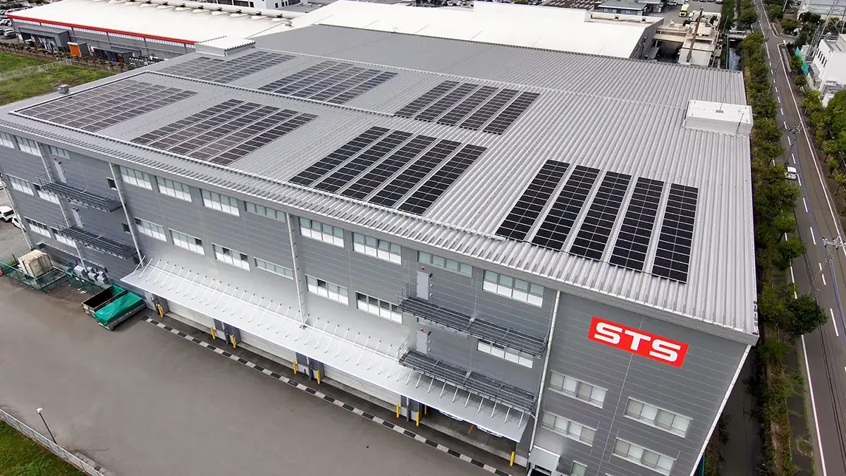 物流事業を通じたサステナビリティの推進(蓄電池＋太陽光発電システムの導入)｜新開トランスポートシステムズ甲府営業所 様
