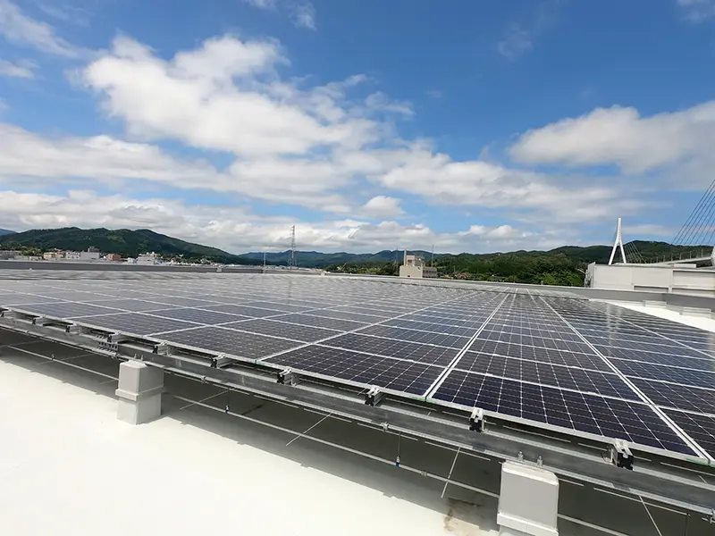 工場や倉庫での産業用蓄電システム〈BLP&reg;〉の活用例