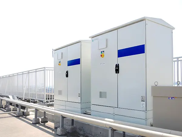 補助金を活用された特別養護老人ホームさまの蓄電システム施工画像／産業用蓄電システム『BLP』