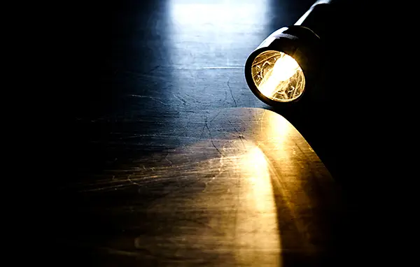 災害時の停電対策に産業用蓄電池は有用です